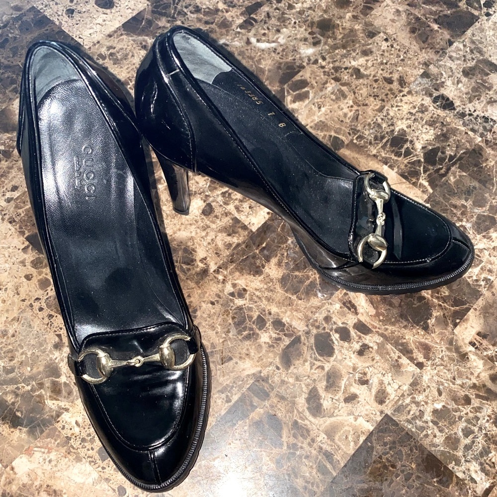 Black Gucci Patent Leather High Heel Shoes with Gold Horse bits - Size 7 - Picture 3 of 8